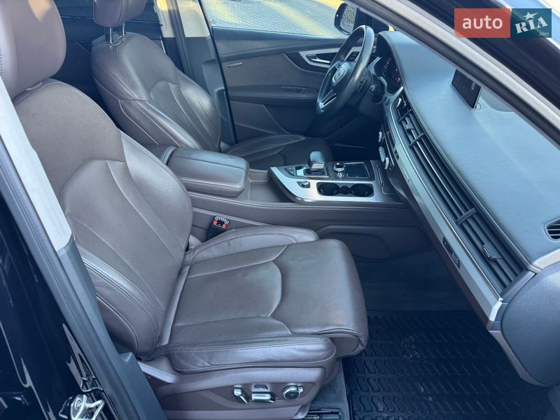 Внедорожник / Кроссовер Audi Q7 2016 в Ровно