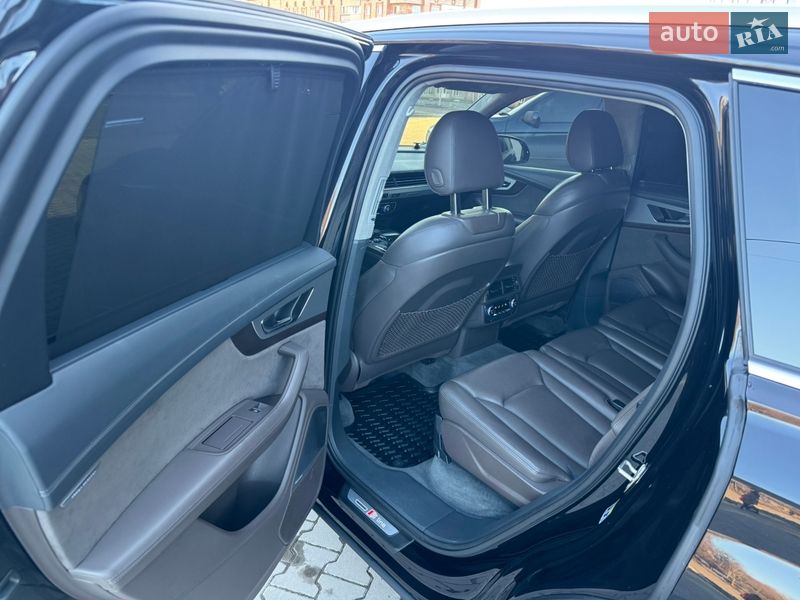 Внедорожник / Кроссовер Audi Q7 2016 в Ровно