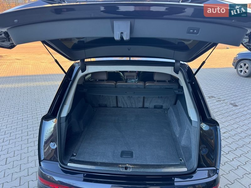 Внедорожник / Кроссовер Audi Q7 2016 в Ровно