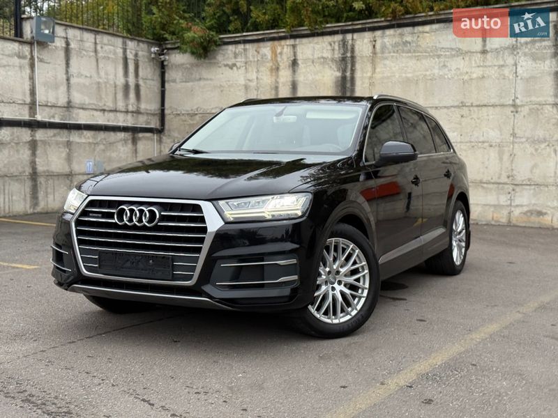 Позашляховик / Кросовер Audi Q7 2015 в Рівному