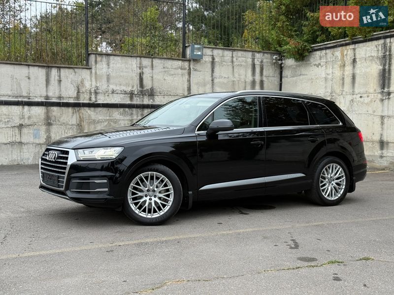 Позашляховик / Кросовер Audi Q7 2015 в Рівному