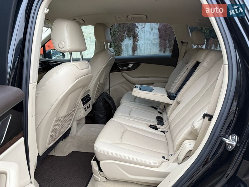 Позашляховик / Кросовер Audi Q7 2015 в Рівному