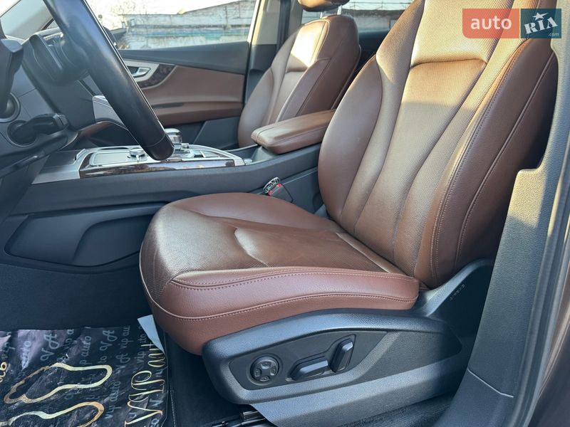 Позашляховик / Кросовер Audi Q7 2015 в Тернополі