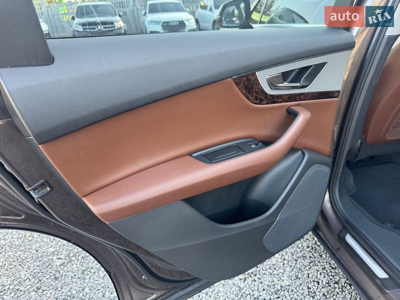 Позашляховик / Кросовер Audi Q7 2015 в Тернополі