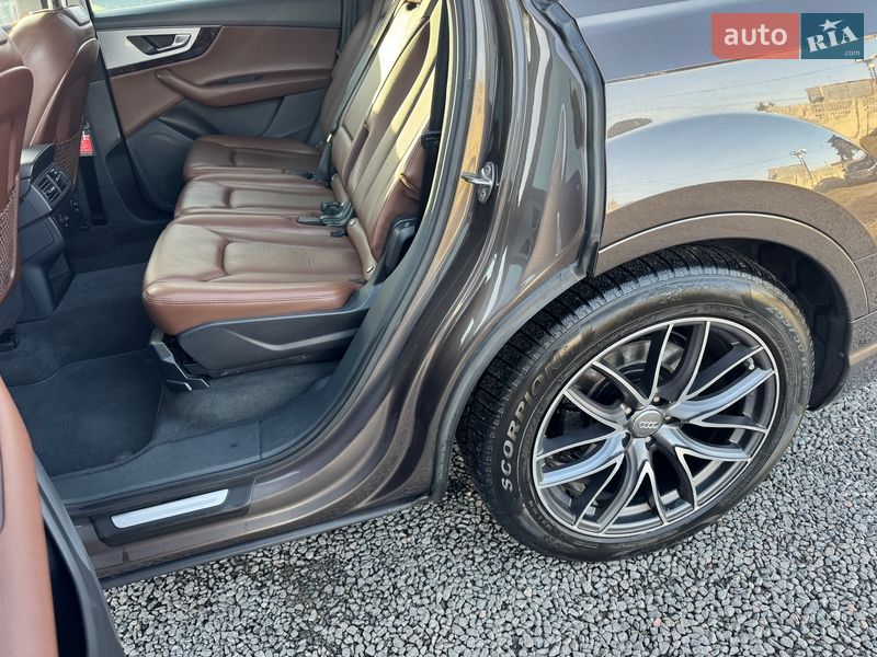 Позашляховик / Кросовер Audi Q7 2015 в Тернополі