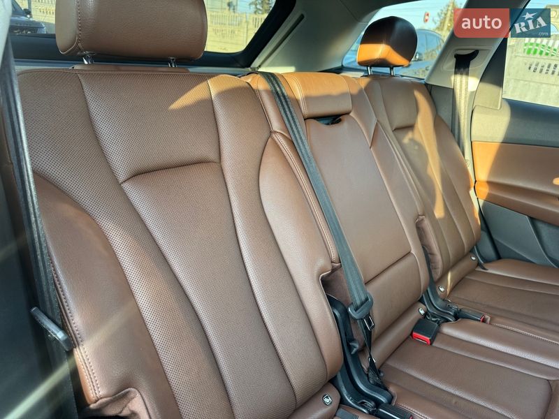 Позашляховик / Кросовер Audi Q7 2015 в Тернополі