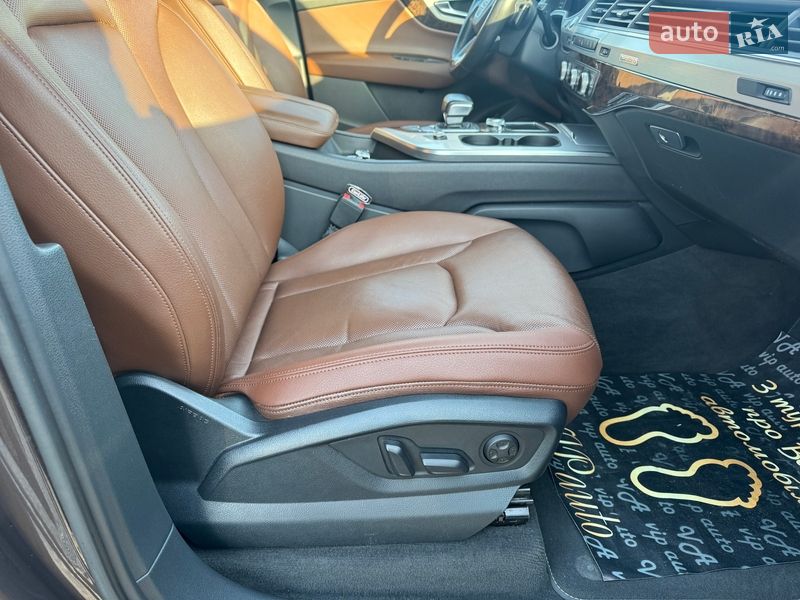 Позашляховик / Кросовер Audi Q7 2015 в Тернополі