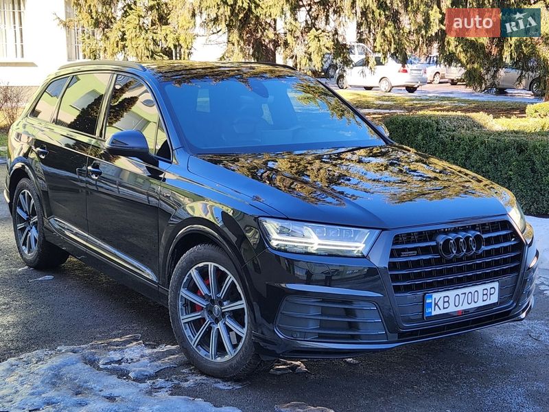 Позашляховик / Кросовер Audi Q7 2017 в Тульчині