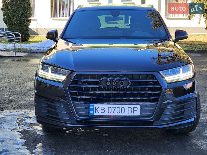Позашляховик / Кросовер Audi Q7 2017 в Тульчині