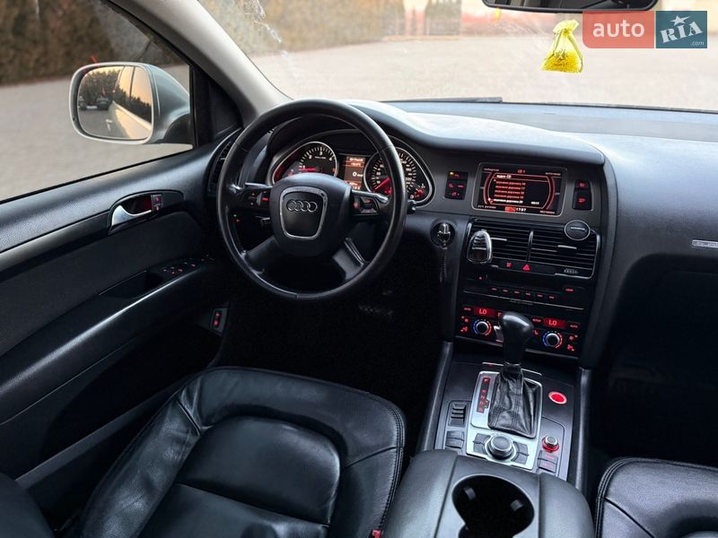 Позашляховик / Кросовер Audi Q7 2007 в Чернівцях