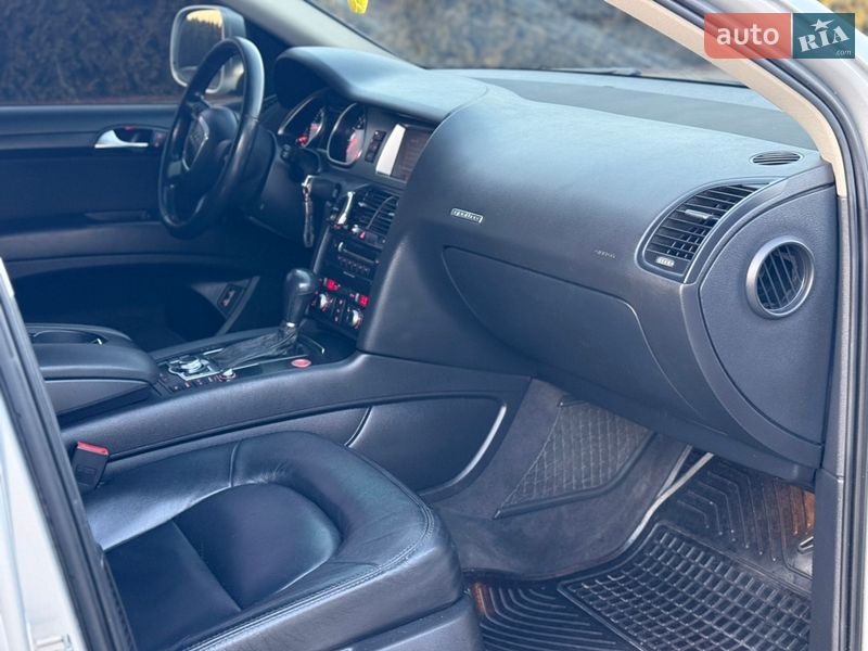 Позашляховик / Кросовер Audi Q7 2007 в Чернівцях