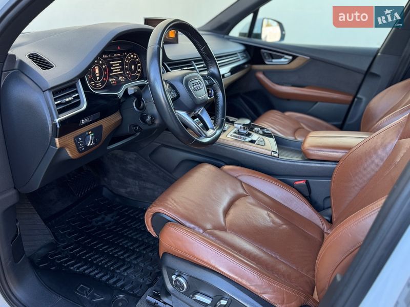 Внедорожник / Кроссовер Audi Q7 2015 в Стрые