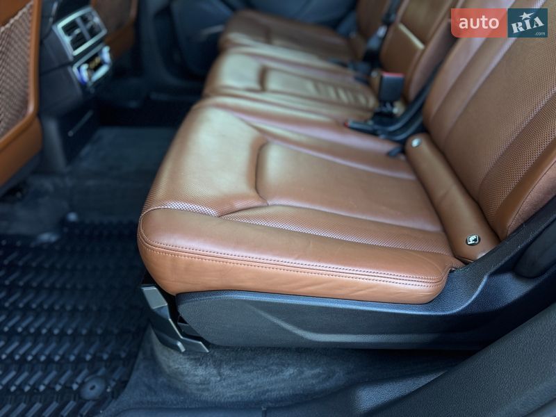 Внедорожник / Кроссовер Audi Q7 2015 в Стрые