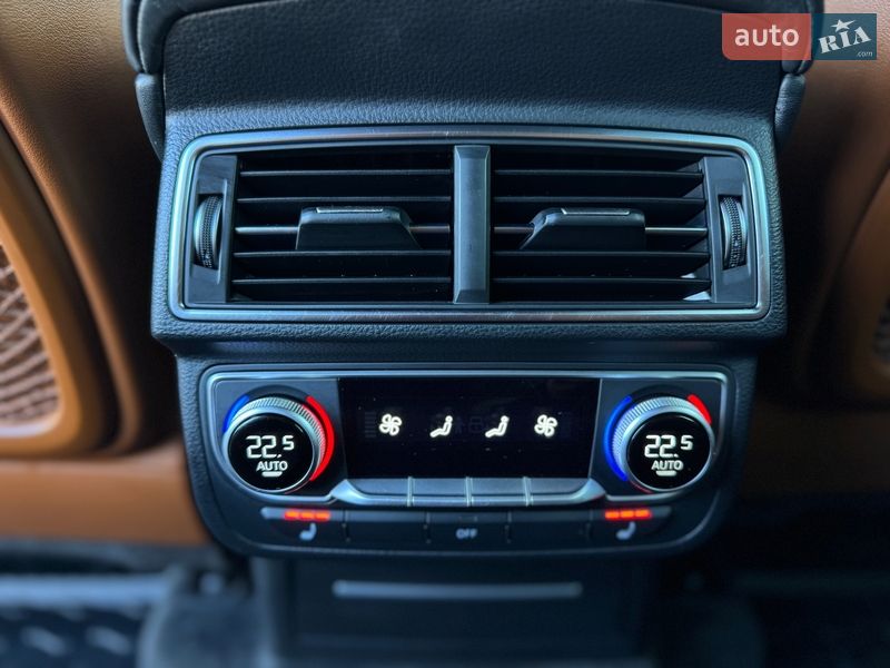 Внедорожник / Кроссовер Audi Q7 2015 в Стрые