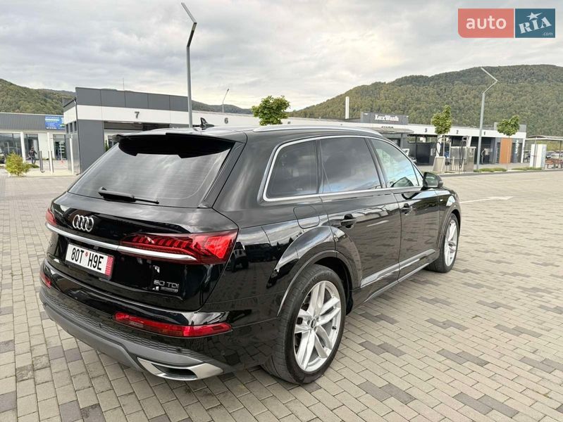 Позашляховик / Кросовер Audi Q7 2020 в Хусті