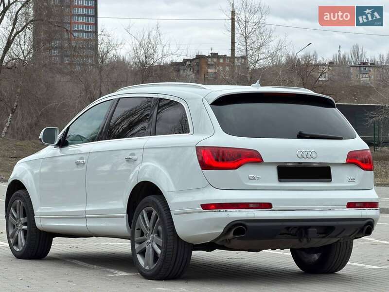 Позашляховик / Кросовер Audi Q7 2015 в Запоріжжі