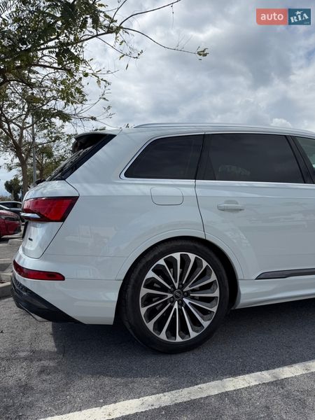 Позашляховик / Кросовер Audi Q7 2025 в Дніпрі