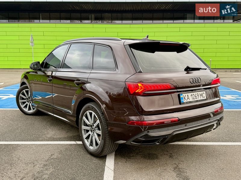 Внедорожник / Кроссовер Audi Q7 2022 в Киеве