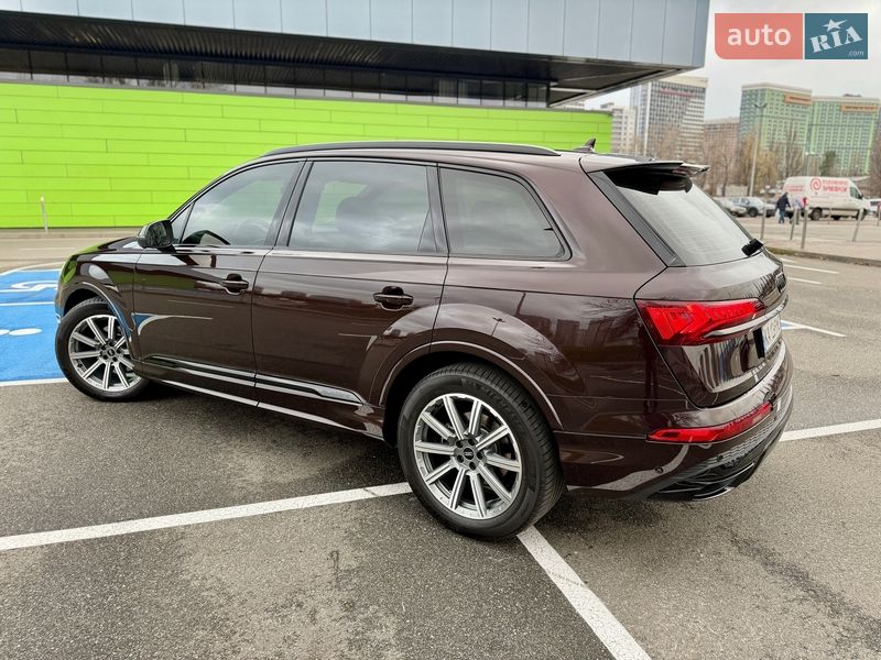Внедорожник / Кроссовер Audi Q7 2022 в Киеве