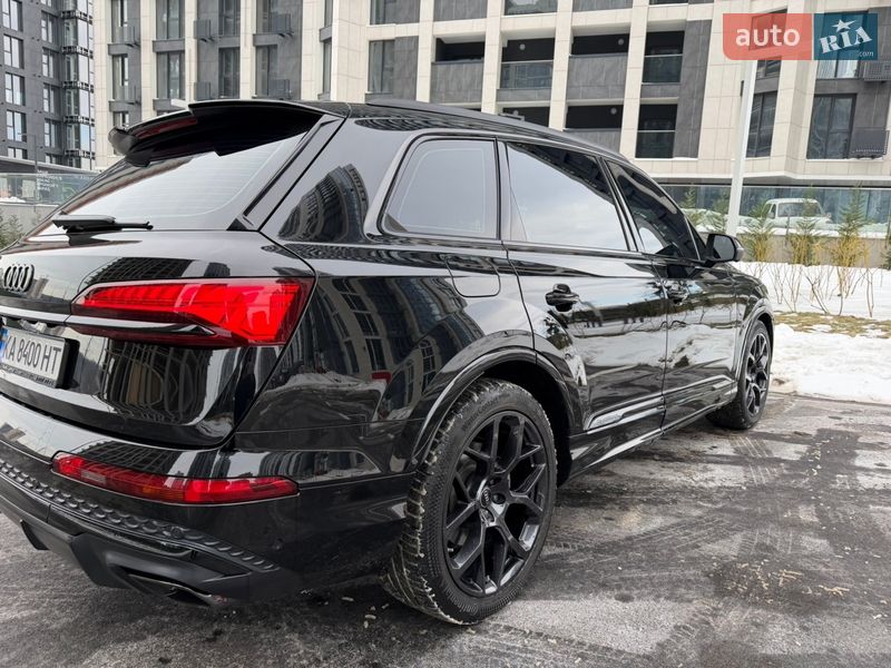 Внедорожник / Кроссовер Audi Q7 2024 в Киеве