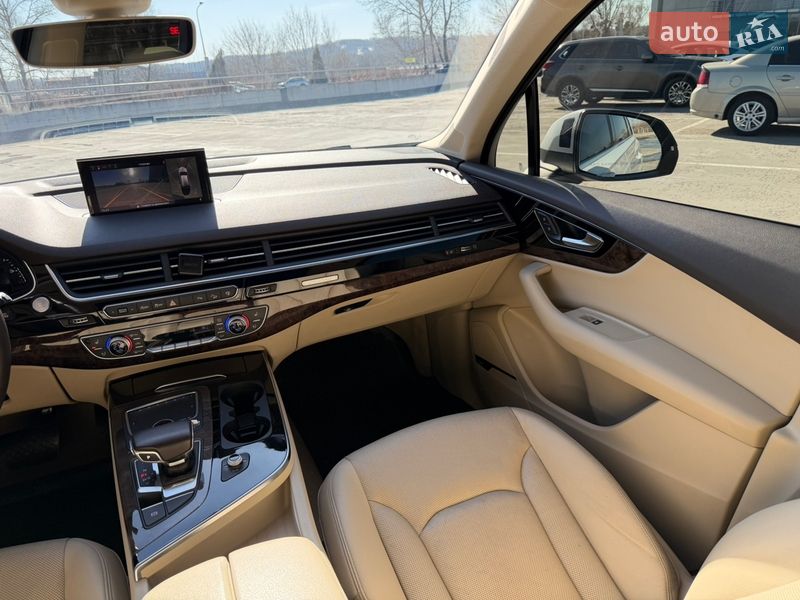 Позашляховик / Кросовер Audi Q7 2016 в Києві