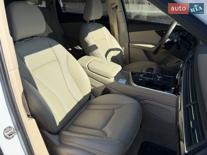 Позашляховик / Кросовер Audi Q7 2016 в Києві