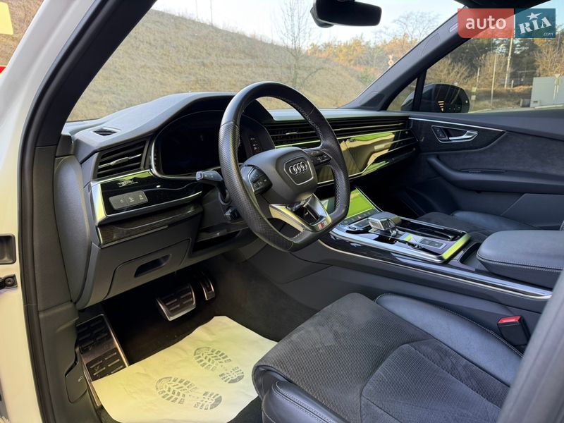 Внедорожник / Кроссовер Audi Q7 2020 в Киеве