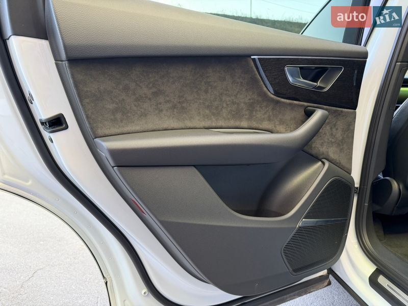 Внедорожник / Кроссовер Audi Q7 2020 в Киеве