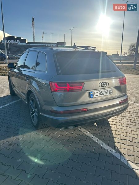 Внедорожник / Кроссовер Audi Q7 2015 в Луцке