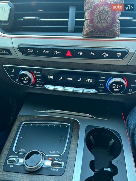 Внедорожник / Кроссовер Audi Q7 2015 в Луцке