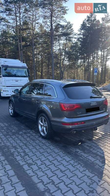 Позашляховик / Кросовер Audi Q7 2012 в Маневичах