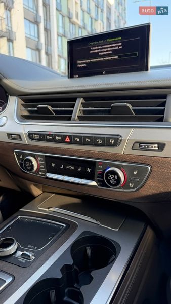 Позашляховик / Кросовер Audi Q7 2016 в Києві