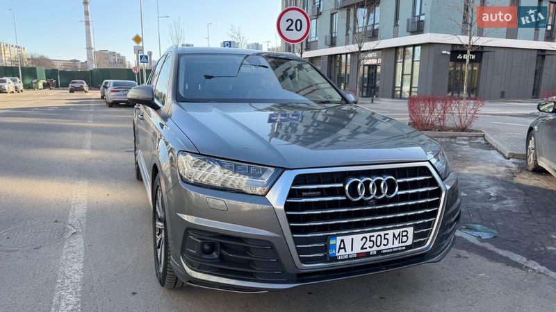 Позашляховик / Кросовер Audi Q7 2016 в Києві