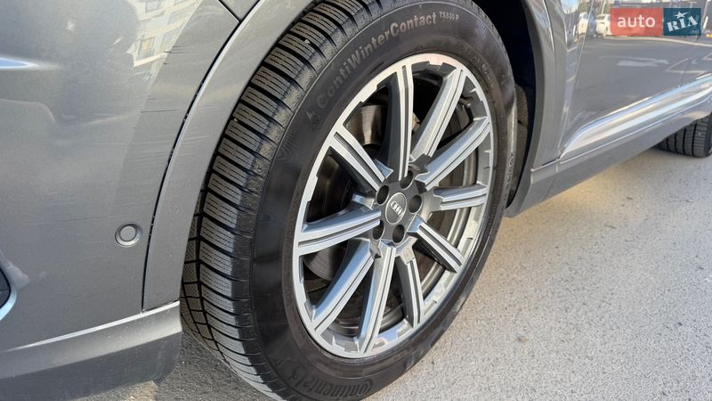 Позашляховик / Кросовер Audi Q7 2016 в Києві