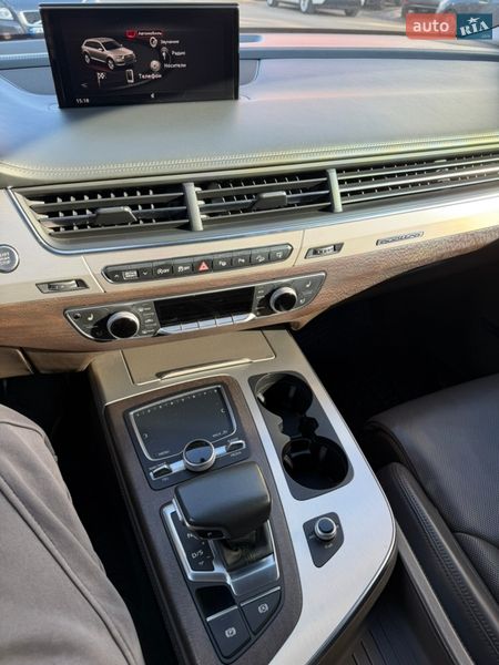 Позашляховик / Кросовер Audi Q7 2016 в Києві