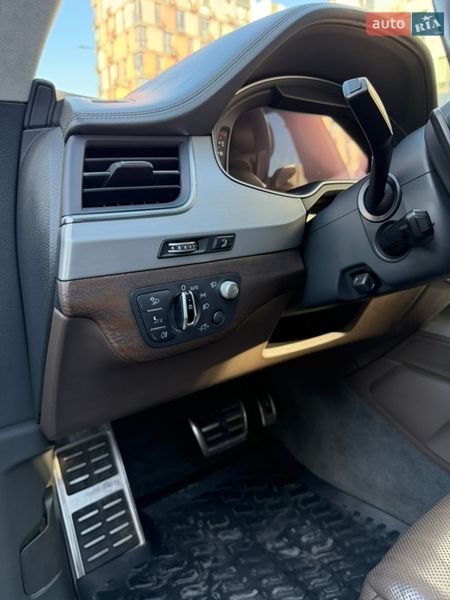 Позашляховик / Кросовер Audi Q7 2016 в Києві