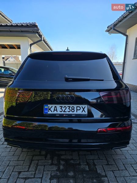 Внедорожник / Кроссовер Audi Q7 2016 в Киеве