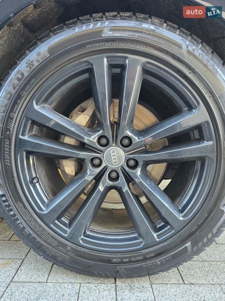 Внедорожник / Кроссовер Audi Q7 2016 в Киеве