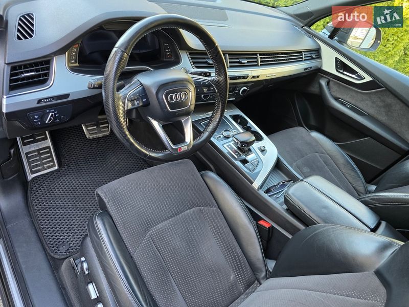 Внедорожник / Кроссовер Audi Q7 2016 в Киеве