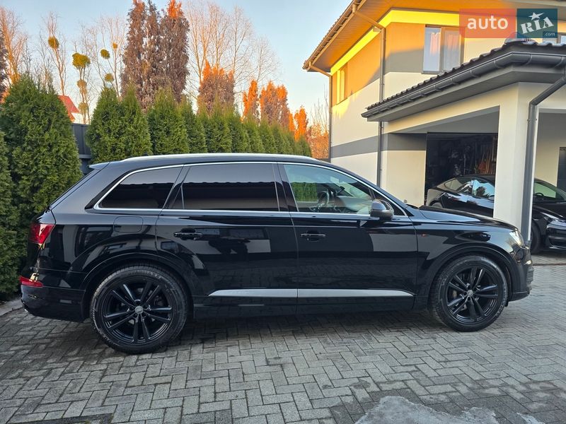 Внедорожник / Кроссовер Audi Q7 2016 в Киеве