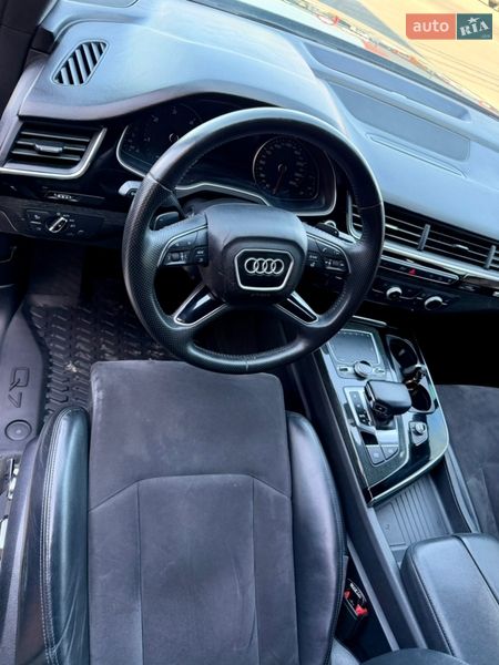 Позашляховик / Кросовер Audi Q7 2015 в Виноградові