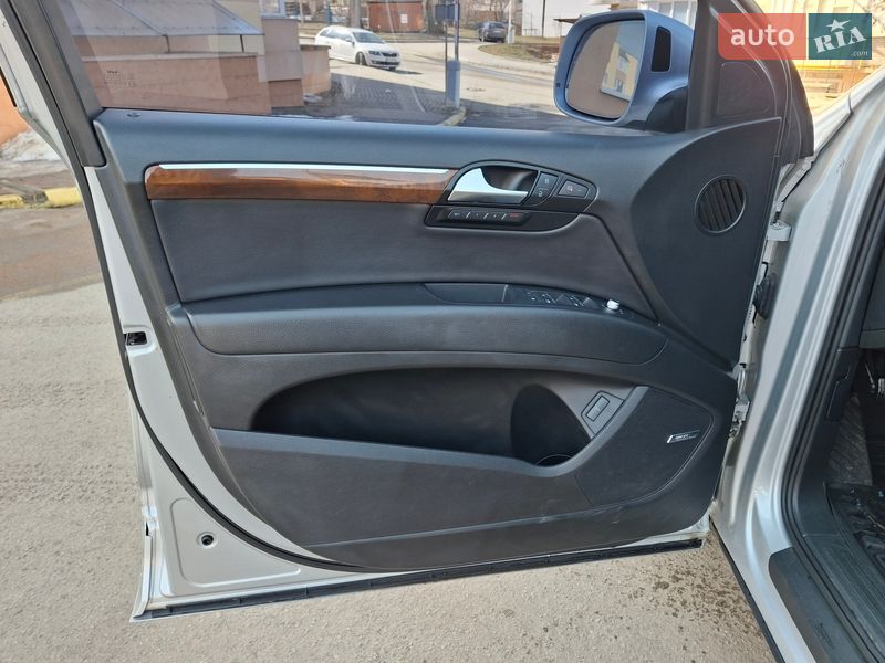 Внедорожник / Кроссовер Audi Q7 2013 в Тернополе