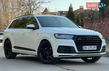 Позашляховик / Кросовер Audi Q7 2017 в Рівному
