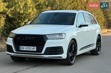 Внедорожник / Кроссовер Audi Q7 2017 в Ровно