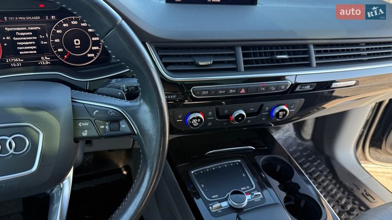 Внедорожник / Кроссовер Audi Q7 2016 в Киеве