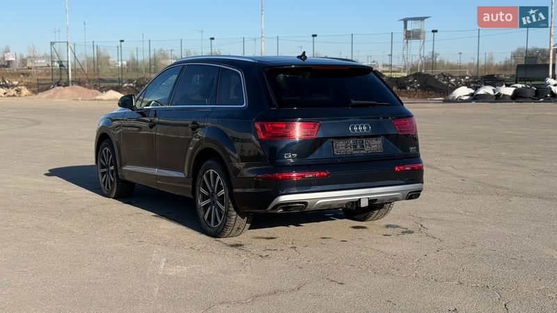 Внедорожник / Кроссовер Audi Q7 2016 в Киеве