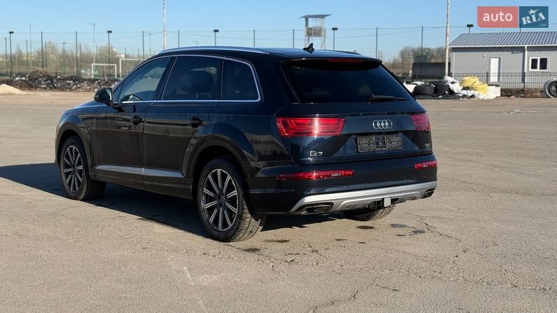 Внедорожник / Кроссовер Audi Q7 2016 в Киеве