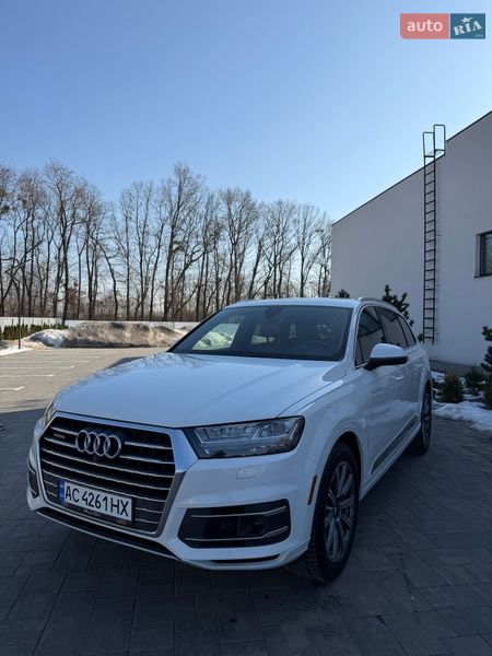 Позашляховик / Кросовер Audi Q7 2016 в Луцьку