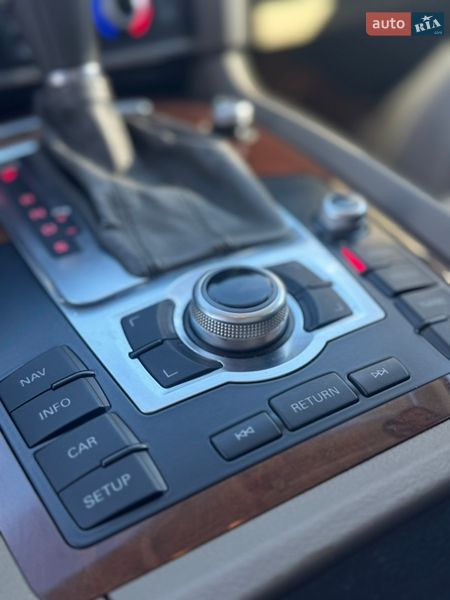 Внедорожник / Кроссовер Audi Q7 2011 в Николаеве