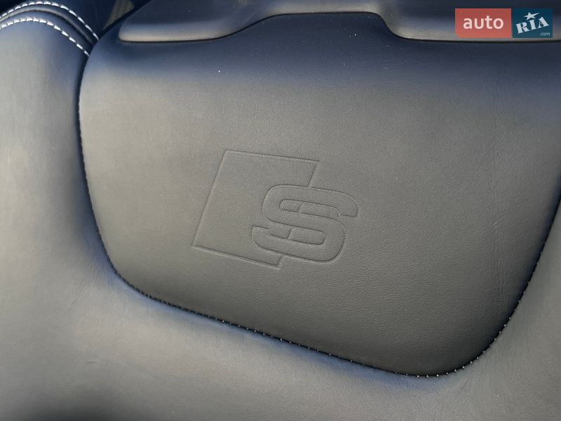 Внедорожник / Кроссовер Audi Q7 2017 в Черновцах